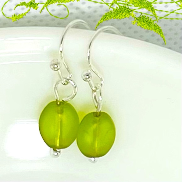 🔥sterling silver & vintage frosted green beach glass bead earrings boho jewelry - Picture 2 of 12